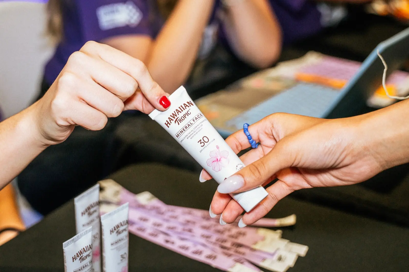 HAWAIIAN TROPIC foto 3