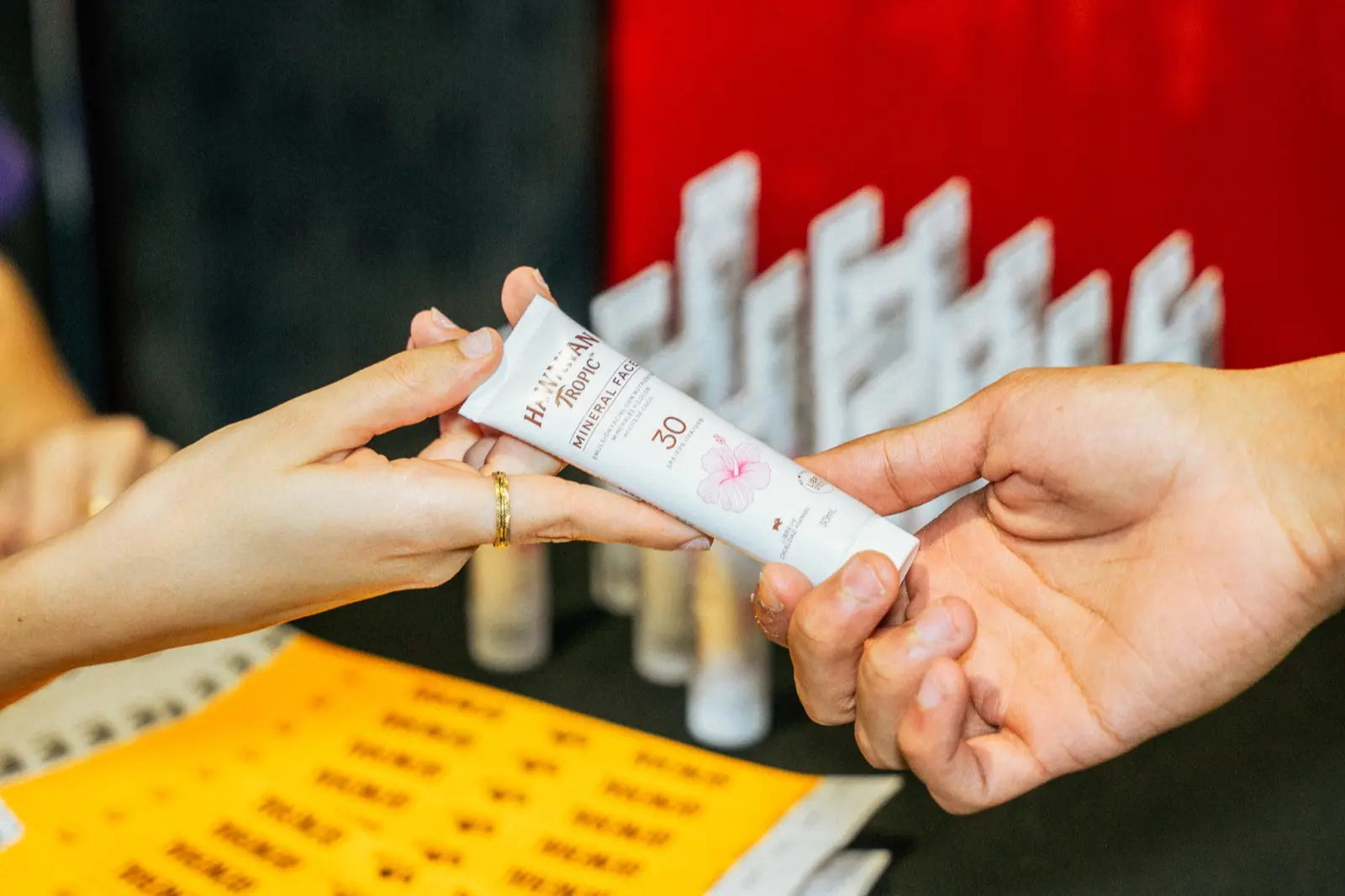 HAWAIIAN TROPIC foto 1